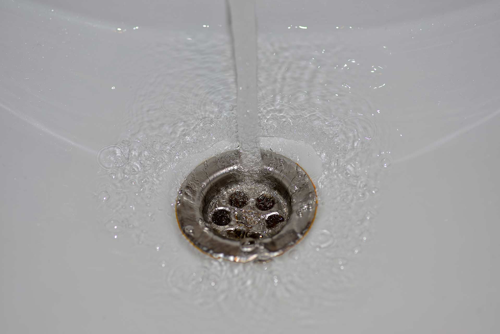 A2B Drains provides services to unblock blocked sinks and drains for properties in North Ealing.